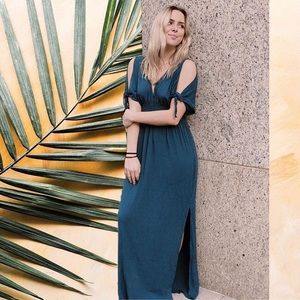 dress can be formal or worn out to dinner